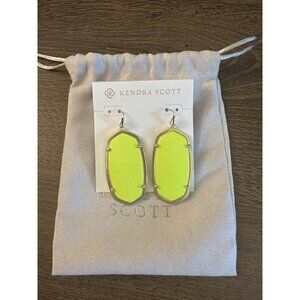 Kendra Scott Danielle Earrings in Neon Yellow Magnesite In Gold Statement Drops